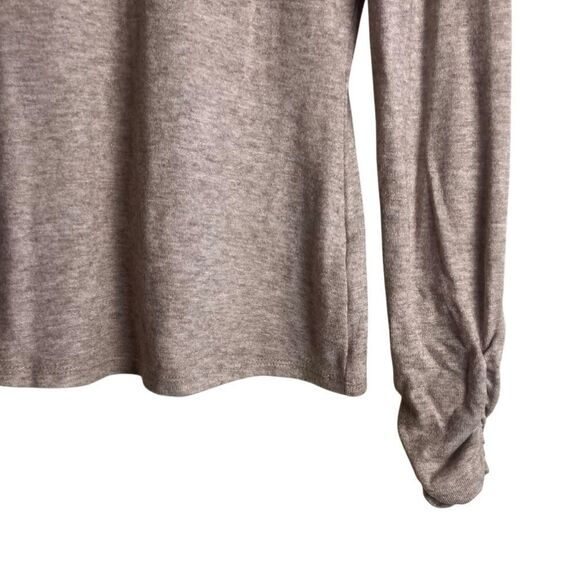 3 for $30! RW& CO light brown knit long sleeve top - Picture 6 of 8
